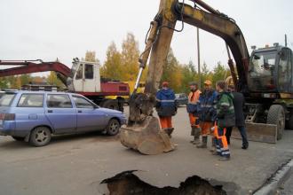 Начались работы на канализационной сети на ул.Дзержинского