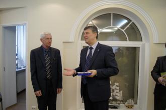 Два директора награждены нагрудными Знаками "Почетный работник жилищно-коммунального хозяйства Республики Карелия".
